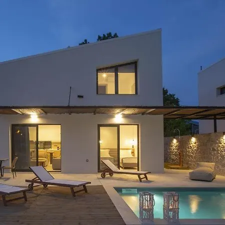 Seascape - Beachfront Villa Vasiliki (Lefkada)