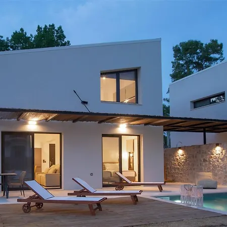 Villa Seascape - Beachfront