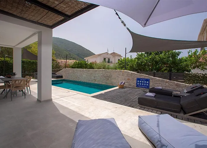 Seascape - Beachfront Vilă Vasiliki